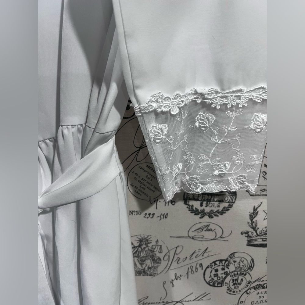 Vintage Elegant White Lace Trimmed Dress by California Dynasty - Picture 7 of 8